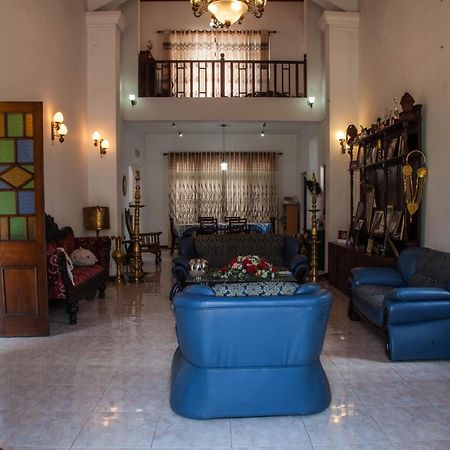 Antique Tourist Lodge Kandy Exterior foto